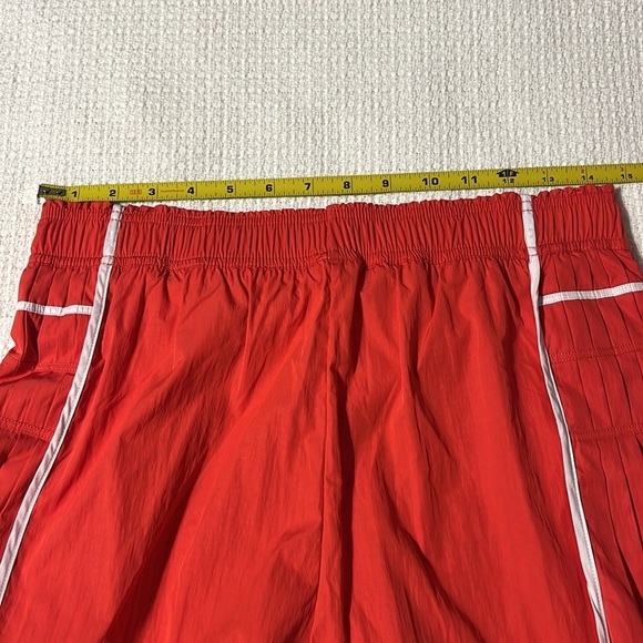 Yogalicious Radiant Courtside Chic Short pleated side hibiscus red size Medium - Picture 5 of 9